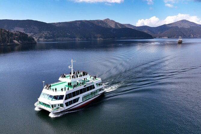 mt-fuji-hakone-cruise-drum-show-bus-1-day-from-tokyo-sta-area