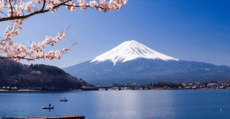 mt-fuji-lake-kawaguchi-and-yamanaka-onsen-1-day-tour