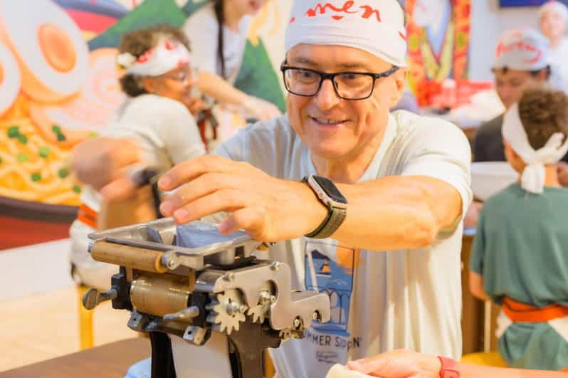 mt-fuji-ramen-cooking-class-with-souvenir