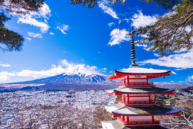 mt-fuji-tours-to-lake-kawaguchi-and-yamanaka-onse-english-guide