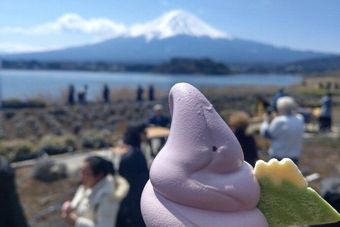 mt-fuji-with-kawaguchiko-lake-day-tour