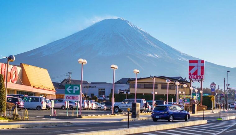 mt-fujilake-kawaguchiyamanaka-onsen-day-tour-from-tokyo