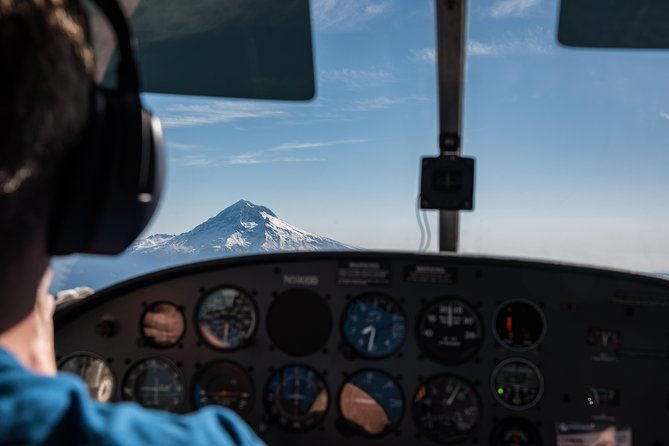 mt-hood-multnomah-falls-scenic-flight-by-envi-adventures