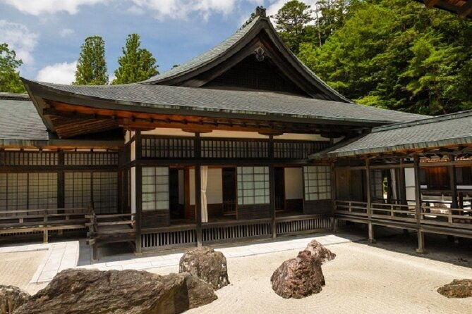 mt-yoshino-and-mt-koya-multi-day-tour-from-osaka