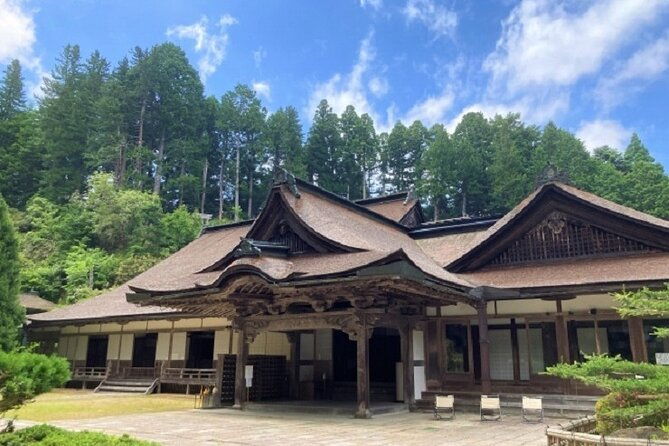 mt-yoshino-and-mt-koya-multi-day-tour-from-osaka