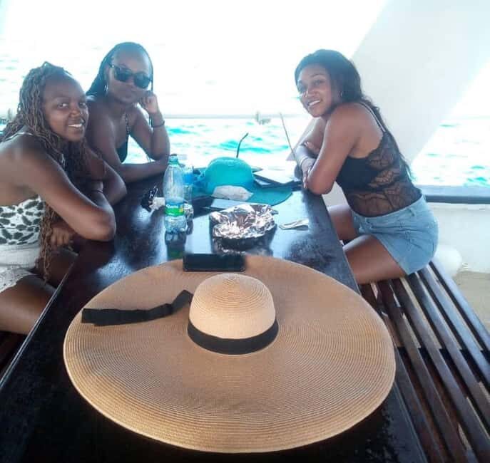 Mtwapa Creek: romantic Sunset Cruise in calm waters - A Guided Journey Through the Experience