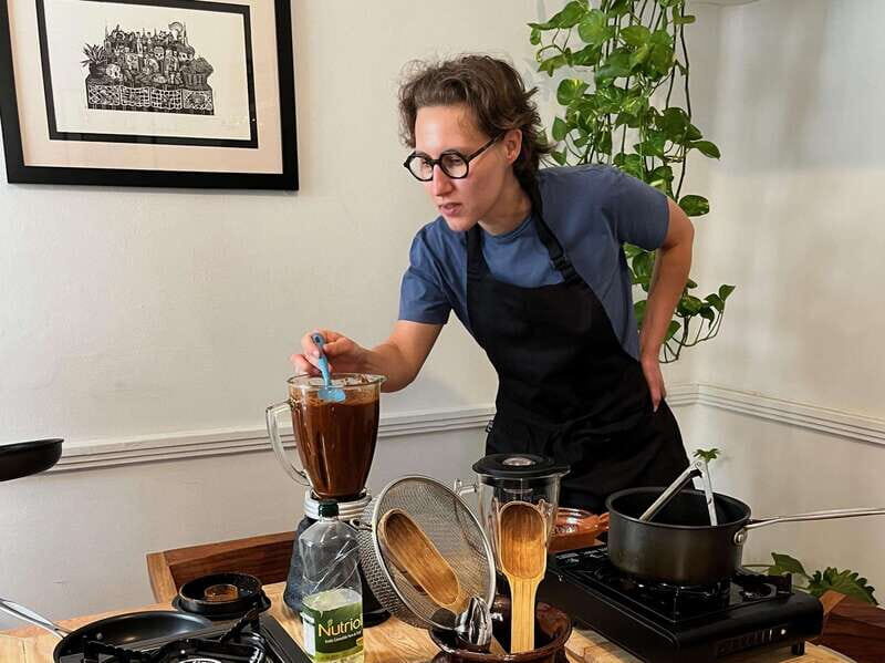 Muchos moles: Multi-variety mole cooking class and feast - Introduction