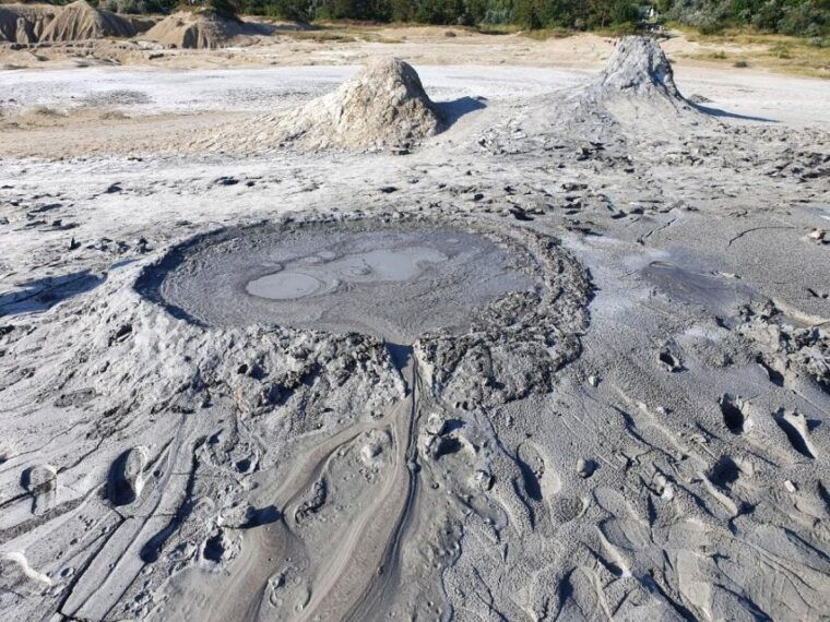 muddy-volcanoes-and-salt-mine-private-tour