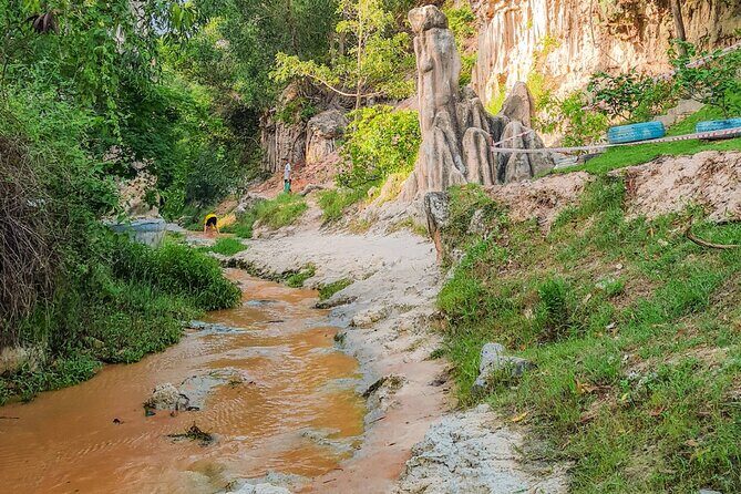 Mui Ne Nature and Culture Experience: Sand Dunes, Ponashu Tower - The Fairy Stream: A Dreamlike Walk