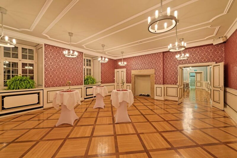 mulheim-an-der-ruhr-exclusive-tour-behind-the-scenes-at-broich-castle