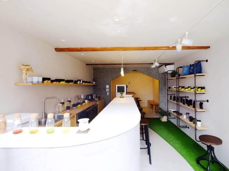 multiple-courses-of-stylish-japanese-tea-entertainment