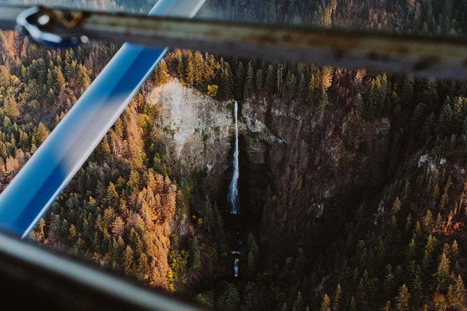 multnomah-falls-columbia-gorge-scenic-flight-by-envi-adventures