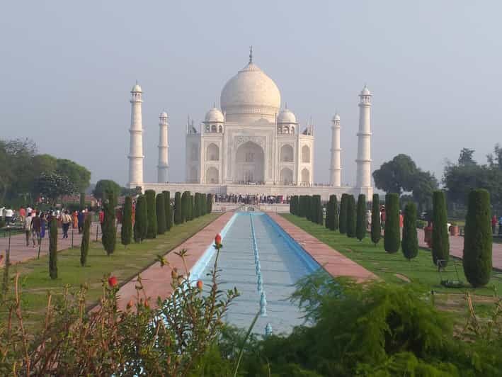 Mumbai Agra Same Day Tour with Return Flights and lunch - FAQs