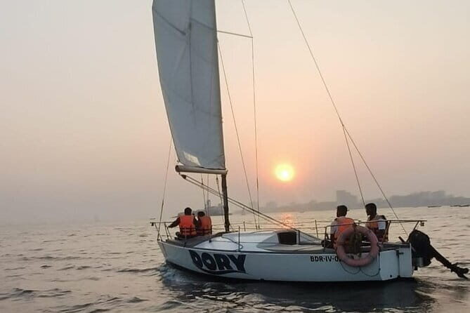 Mumbai Bay Breeze Sail on a Compact Yacht Experience - Who Should Consider This Yacht Experience?