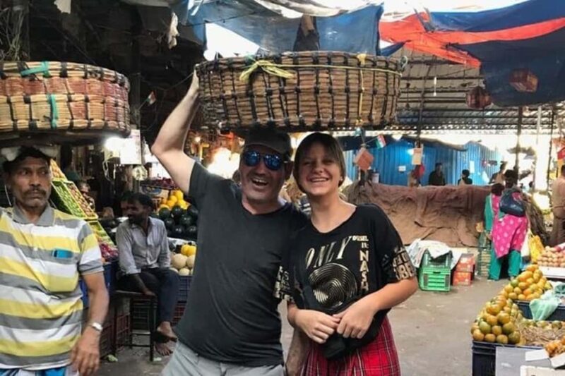 Mumbai : Best Private Street Food Tour With A Local Guide - The Experience of a Knowledgeable Guide