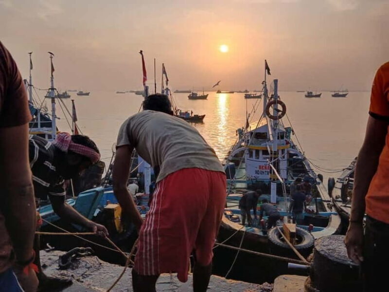 Mumbai City At Dawn, Visit the Unexplored Spots. - Key Points