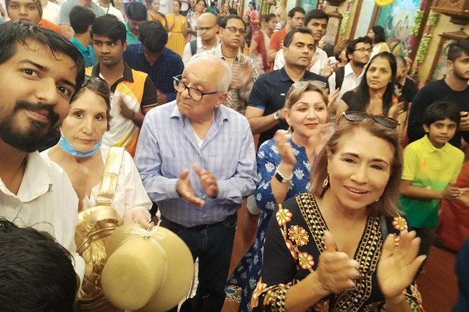 Mumbai City Tour for Senior Citizen in Private Vehicle - FAQ