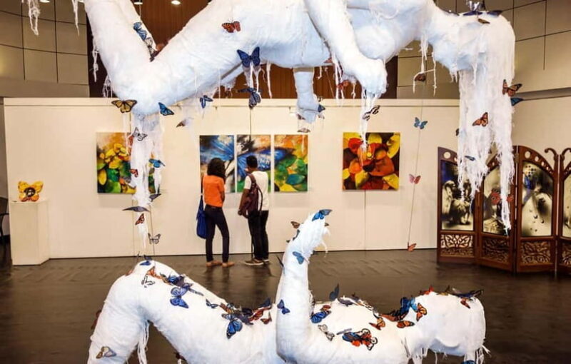 Mumbai: Colaba Art Galleries Guided Walking Tour - An In-Depth Look at the Mumbai Colaba Art Galleries Tour