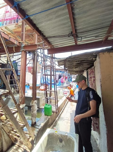 Mumbai: Dhobi Ghat & Dharavi Slum tour - A Closer Look at Logistics