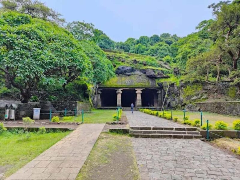 Mumbai: Elephanta Caves Guided Tour with Ferry & Lunch - Exploring the Mumbai: Elephanta Caves Guided Tour with Ferry & Lunch