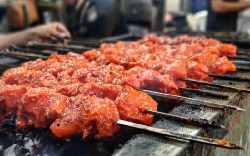 Mumbai: Local Street Food Private Walking Tour with Transfer - Why This Tour Offers Great Value