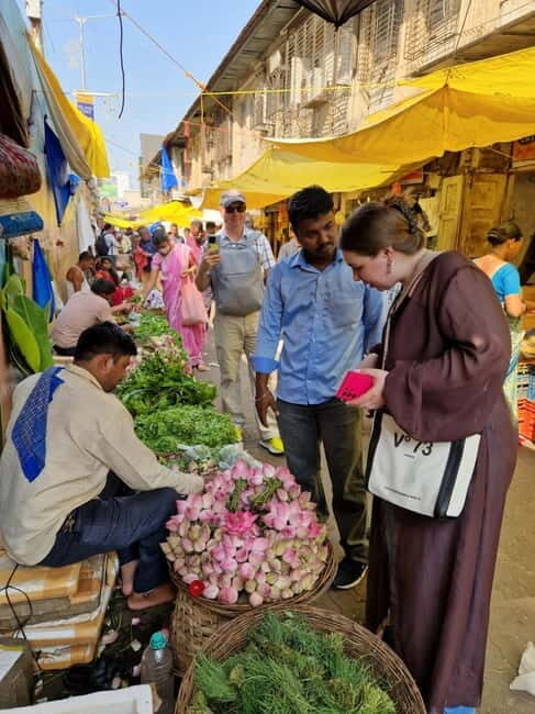 Mumbai Morning Market Tour of Flowers, Fish, and More - FAQs