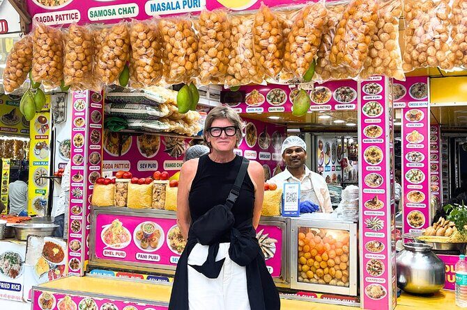 Mumbai Street Food & Beach Tour with 10+ Tastings - Main Course & Sweet Farewell