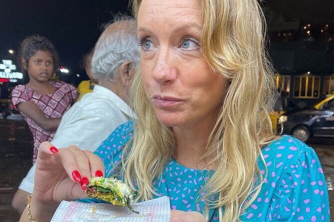 Mumbai Street Food & Beach Tour with 10+ Tastings - Practical Aspects & Group Dynamics