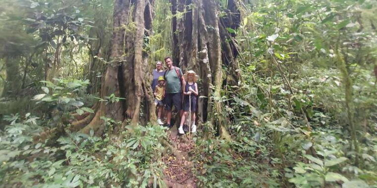 munduk-jungle-trekkingcanoeingwaterfall-authentic-lunch