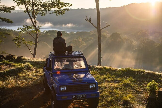 Munduk Sunrise Jeep Tour to Twin Lake and Hidden Waterfall - Key Points