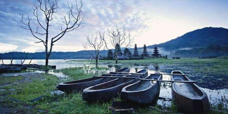 munduk-twin-lakes-jungle-hike-with-lake-canoe-and-waterfall