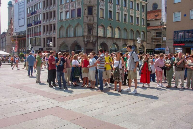 munich-city-marienplatz-and-english-garden-walking-tour