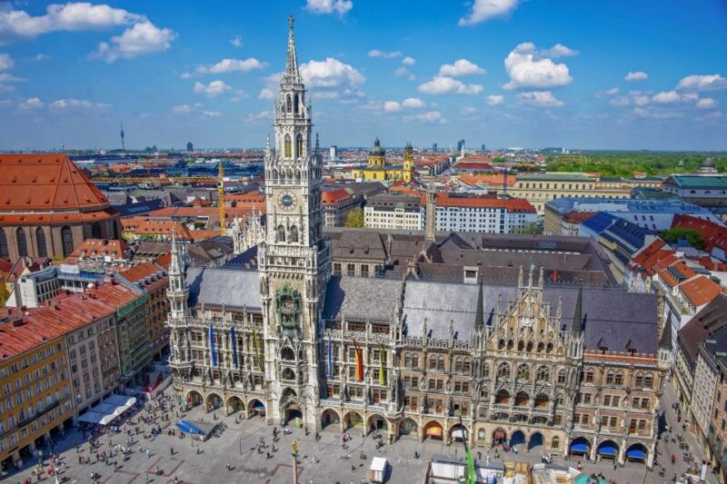 munich-city-marienplatz-and-english-garden-walking-tour