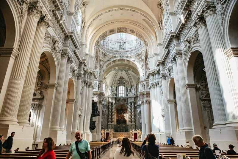 munich-classic-guided-city-tour-by-bike