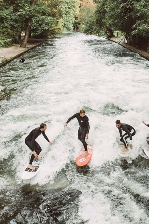 munich-eisbachwelle-river-surfing-experience