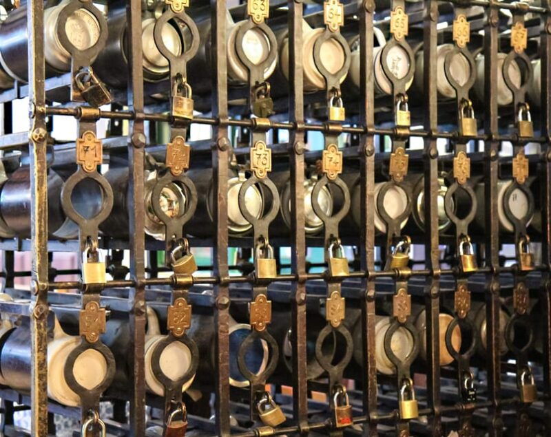 munich-food-tour-beer-3-small-beers-snack-platter-in-german