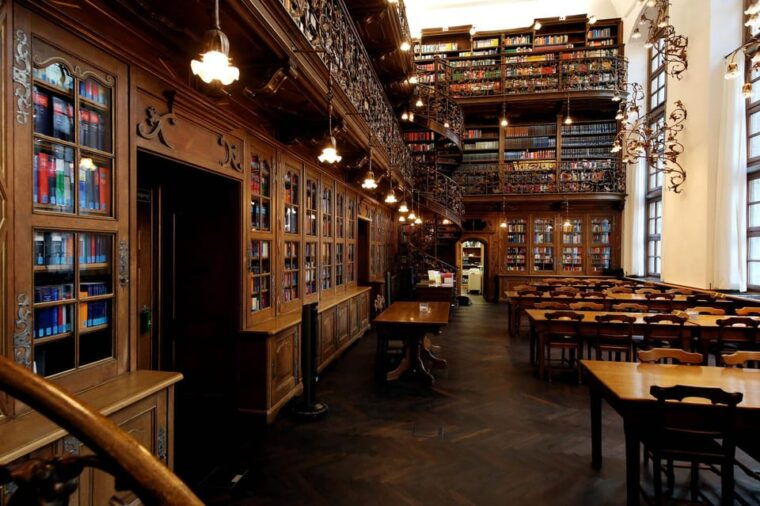 munich-law-library-guided-visit-with-entry-tickets