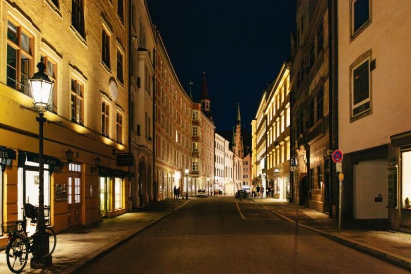 munich-middle-ages-tour-with-night-watchman-in-german