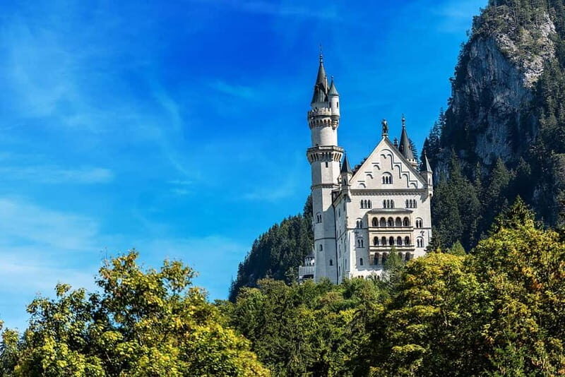 Munich: Neuschwanstein & Linderhof Private Tour & Lunch - Exploring the Itinerary in Detail