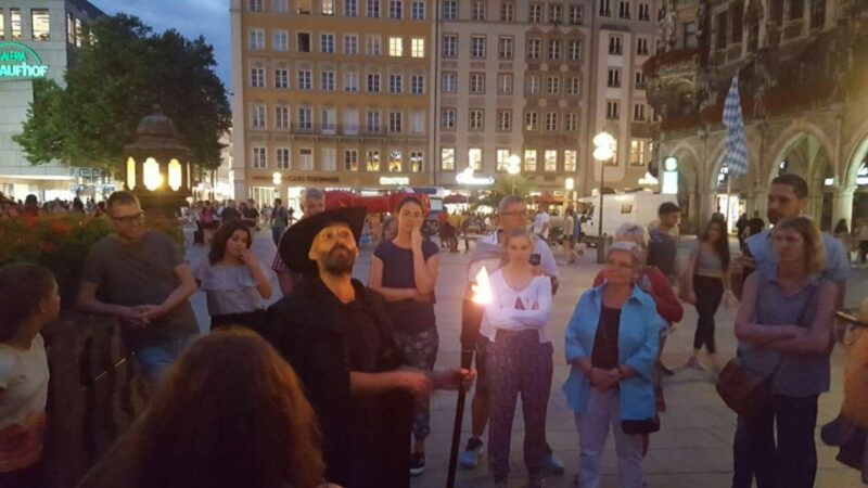munich-night-watchman-torch-tour-in-german
