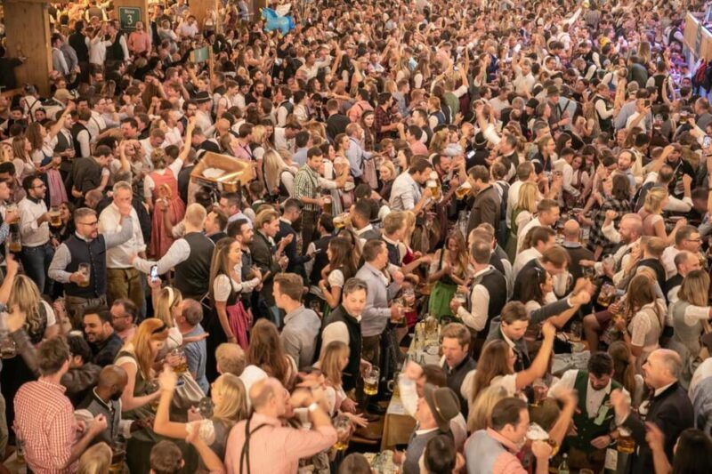 munich-oktoberfest-big-beer-tent-evening-including-table-reservation
