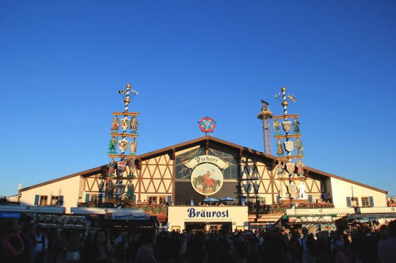 munich-oktoberfest-big-beer-tent-evening-table-reservation