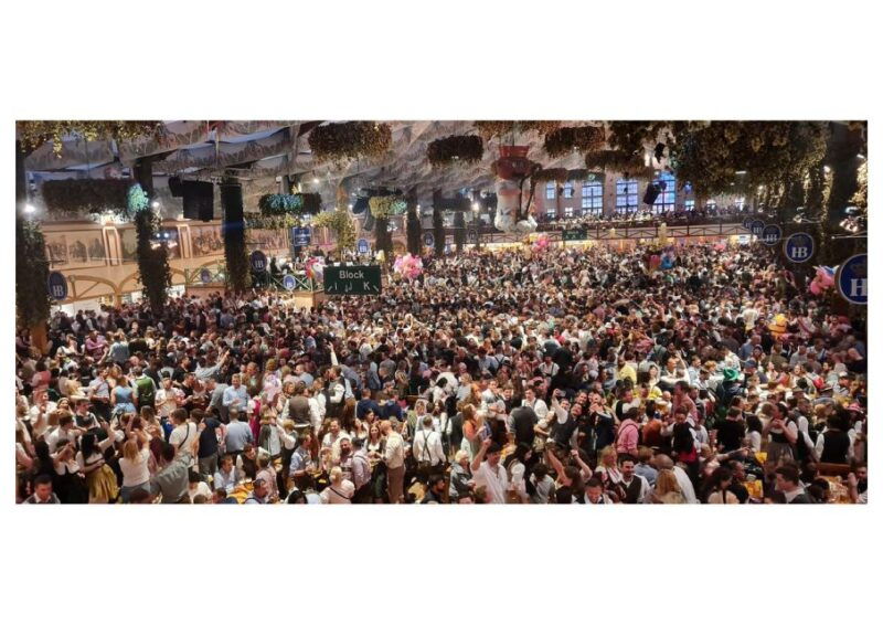 munich-oktoberfest-big-beer-tent-evening-table-reservation