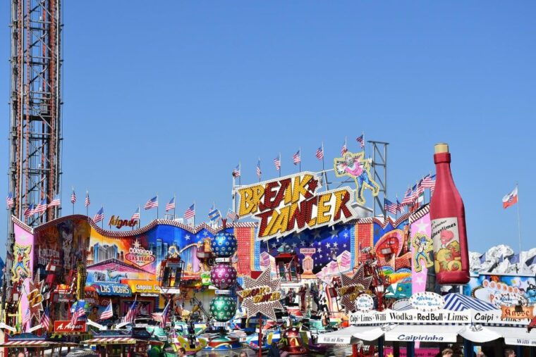 munich-oktoberfest-big-beer-tent-evening-table-reservation