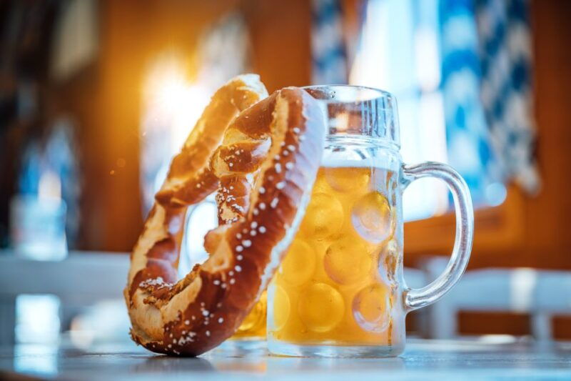 munich-oktoberfest-experience-and-lunch-in-tent