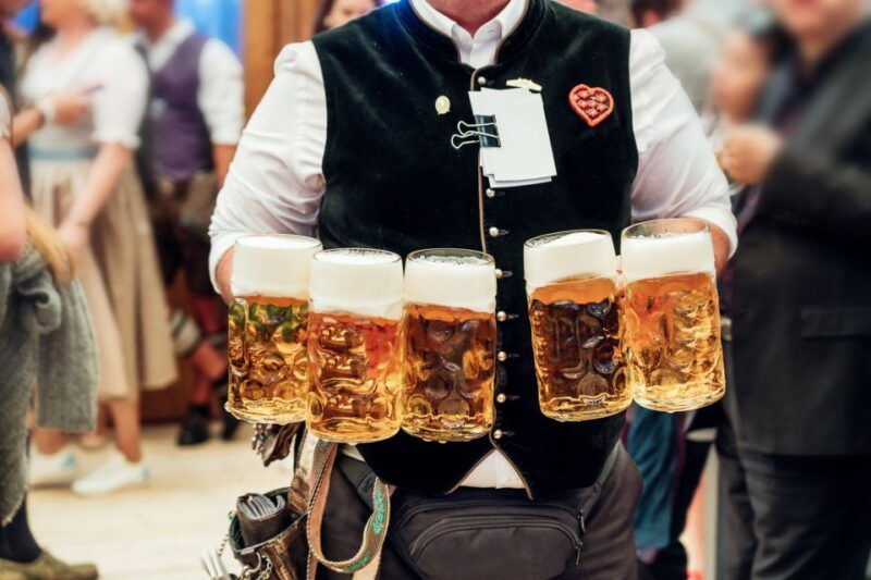 munich-oktoberfest-experience-and-lunch-in-tent