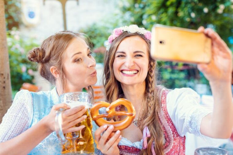 munich-oktoberfest-experience-and-lunch-in-tent