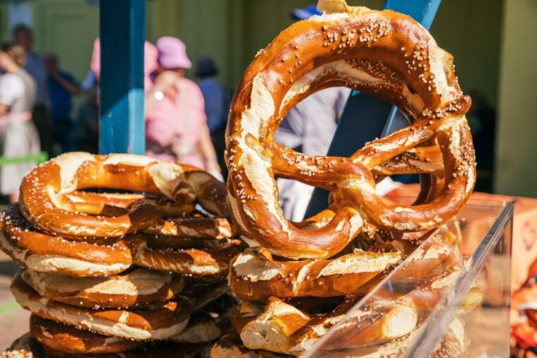 munich-oktoberfest-experience-and-lunch-in-tent