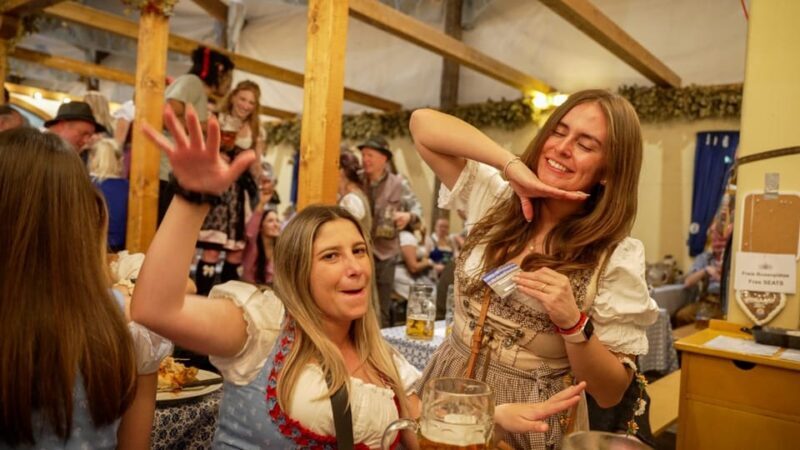 Munich: Oktoberfest Tent with a Local and After Party - Munich: Oktoberfest Tent with a Local and After Party