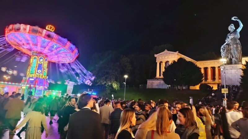 Munich: Oktoberfest Tour & Big Beerhall Evening Reservation - Practical Details and Considerations